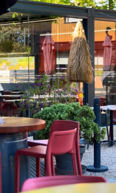 The place to be cet été : la terrasse ⛱️🌞🍹…